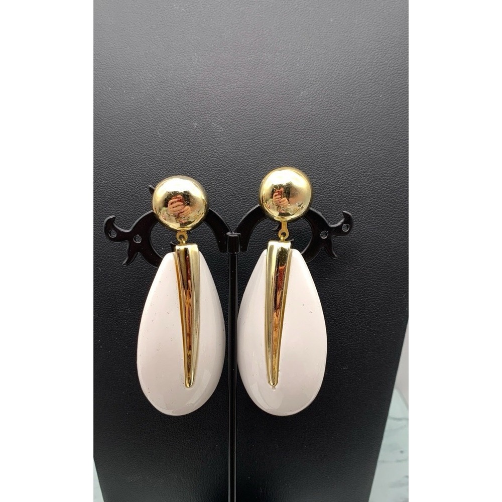 Vintage Chunky Gold Tone And White Lucite Tear Drop Pierced Earrings